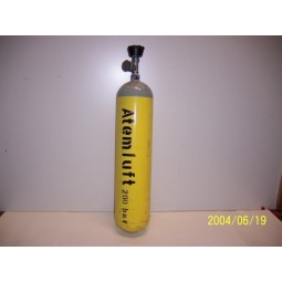 Compressed air bottle